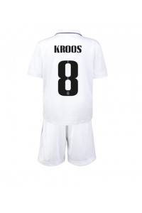 Real Madrid Toni Kroos #8 Babyklær Hjemme Fotballdrakt til barn 2022-23 Korte ermer (+ Korte bukser)